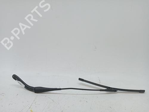 Used Front windshield wiper arm BMW 1 (F20) 118 d (143 hp) 23288646