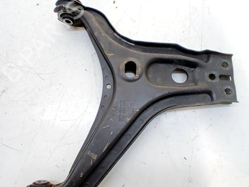 Used Right front suspension arm AUDI 80 B4 Saloon (8C2) 2.0 E (115 hp) 30121002