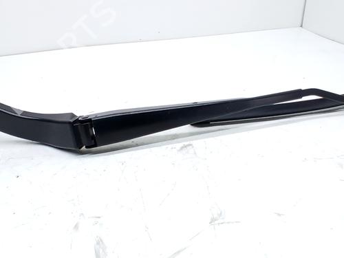 Vindspejlsviskerarm LAND ROVER DISCOVERY SPORT (L550) 2.0 D 4x4 (180 hp) 31801839