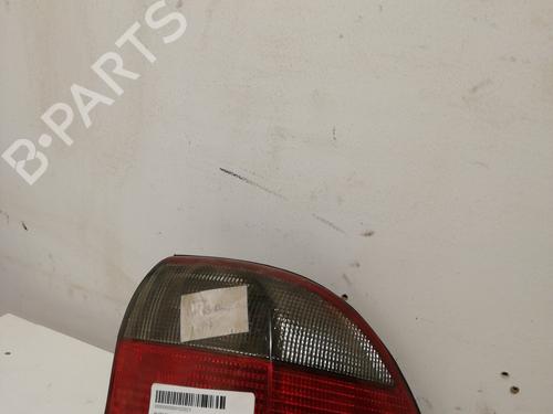 Feu arrière droit OPEL OMEGA B (V94) 2.2 DTI 16V (F69, M69, P69) (120 hp) 25454816