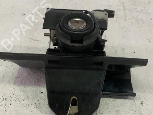Used Tailgate lock Tailgate lock MERCEDES-BENZ E-CLASS (W210) E 300 Turbo-D (210.025) (177 hp) 33768808 33768808