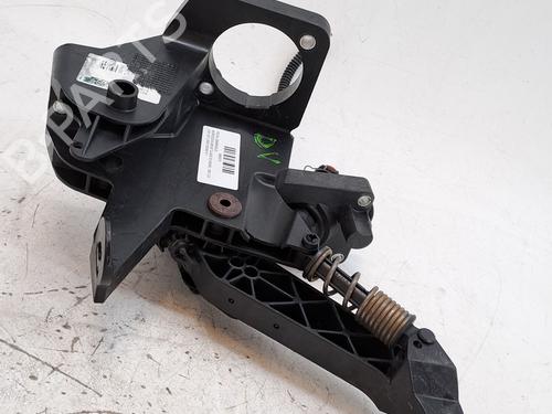 Used Clutch pedal MERCEDES-BENZ B-CLASS Sports Tourer (W245) B 200 CDI (245.208) (140 hp) 27672717