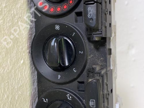 Used Climate control Climate control 37591739 37591739