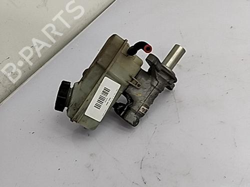 Used Brake master cylinder DACIA DOKKER Box Body/MPV 1.5 dCi 75 / Blue dCi 75 (FEJW, FEAH) (75 hp) 30526425