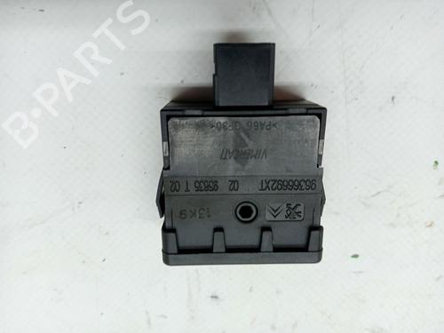 Used Headlight switch PEUGEOT 5008 (0U_, 0E_) 2.0 HDi (163 hp) 23354553
