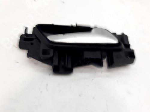 Maneta interior trasera derecha Maneta interior trasera derecha CITROËN C4 III (BA_, BB_, BC_) 1.2 PureTech 130 (BAHNSA, BAHNSB) (130 hp) 33760723 33760723