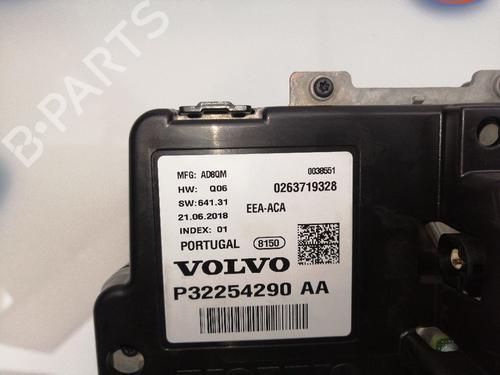 Instrument cluster VOLVO V90 II Estate (235) D3 | BP23387470C47 