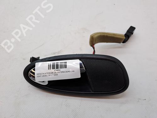 Højre fortil invendig håndtag SEAT LEON (1P1) 1.9 TDI (105 hp) 23362404
