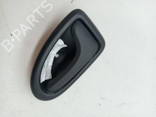 Used Front right interior door handle RENAULT TRAFIC II Bus (JL) 2.5 dCi 135 (JL0D) (135 hp) 23356906