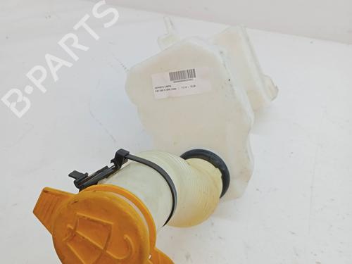 Réservoir lave-glace FIAT 500X (334_) 2.0 D Multijet 4x4 (334AXB22, 334AXD2B) (140 hp) 23339663