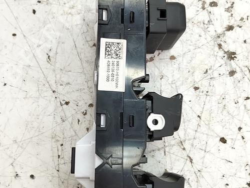Left front window switch KIA STONIC (YB) 1.0 T-GDi | BP38772038I27 - Image 2