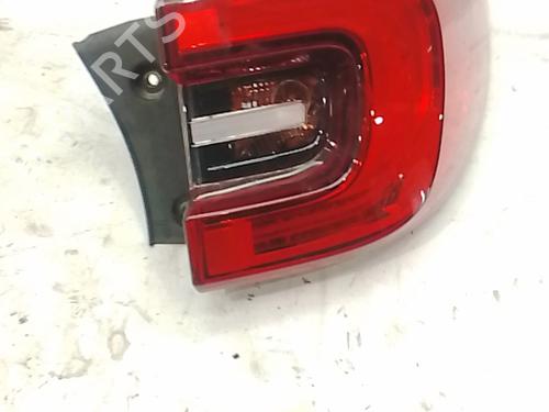 right-taillight-renault-kadjar-ha_-hl_-2015-38419988 main image