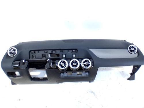 Used Dashboard Dashboard MERCEDES-BENZ B-CLASS Sports Tourer (W247) B 200 d (247.012) (150 hp) 35977027 35977027