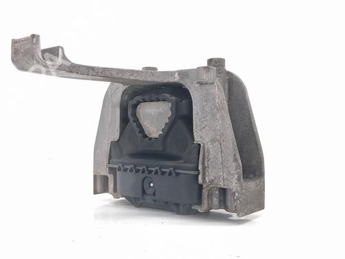 Used Engine mount AUDI A3 Sportback (8VA, 8VF) 2.0 TDI (150 hp) 28956913