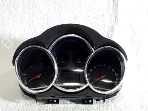 Used Instrument cluster CHEVROLET CRUZE (J300) 2.0 CDI (150 hp) 32107152