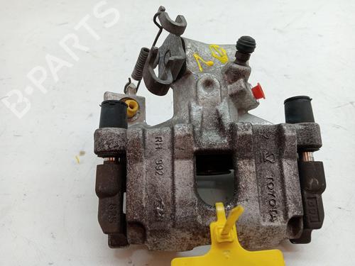 Pinza freno trasera derecha TOYOTA YARIS (_P13_) 1.5 Hybrid (NHP130_, NHP130) (101 hp) 23358395