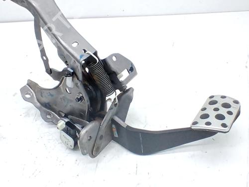 break-pedal-lexus-nx-_z1_-2014-32106764 main image