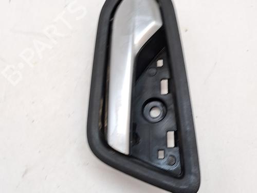Venstre bak invendig håndtak RENAULT CAPTUR II (HF_) TCe 130 (HFMF) (131 hp) 26169094