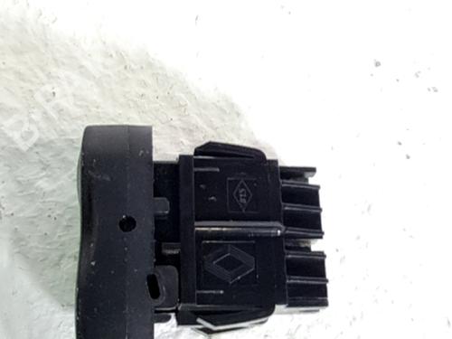 Schalter DACIA SANDERO 1.2 16V | BP32107699I30