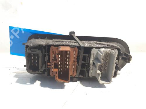 Used Right front window switch RENAULT MEGANE II Estate (KM0/1_) 1.9 dCi (KMRG, KM1G, KM0G, KM2C) (120 hp) 25465782