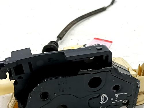 Front left lock VW PASSAT B6 (3C2) 2.0 TDI | BP33762366C98 - Image 2