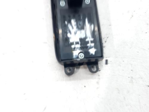 Left front window switch VOLVO V50 (545) 2.0 D | BP33762646I27 - Image 2