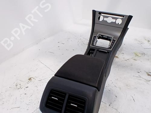 middle-console-vw-golf-vii-5g1-bq1-be1-be2-2012-2013-2014-2015-2016-2017-2018-2019-2020-2021-39401055 main image