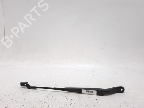 Used Front windshield wiper arm OPEL CORSA F (P2JO) 1.2 MHEV (101 hp) 27653335