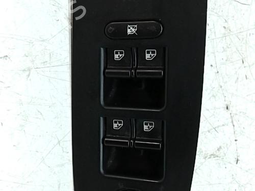 Used Left front window switch Left front window switch ALFA ROMEO GIULIETTA (940_) 2.0 JTDM (940.FXL1A) (140 hp) 33764025 33764025
