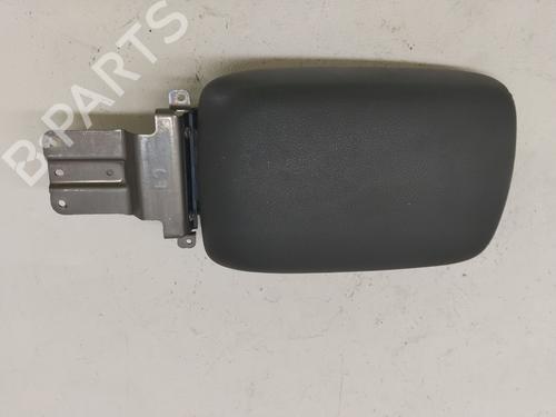 Used Armrest / Center console SUBARU XV (_GP_) 2.0 D AWD (GPD) (147 hp) 27700142