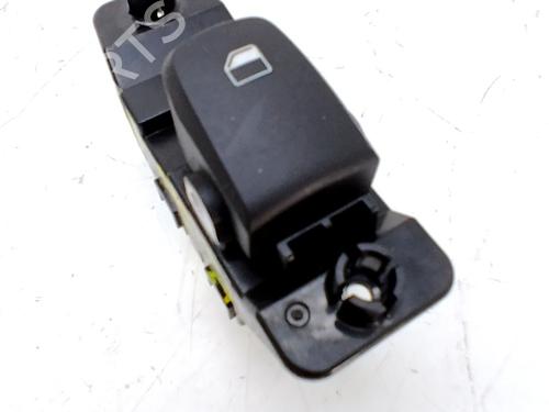 Mando elevalunas trasera derecho Mando elevalunas trasera derecho HYUNDAI KONA (OS, OSE, OSI) 1.6 GDi Hybrid (141 hp) 34119566 34119566