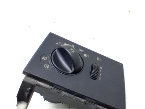 Used Headlight switch MERCEDES-BENZ VITO / MIXTO Van (W639) 111 CDI (639.601, 639.603, 639.605) (109 hp) 32204587