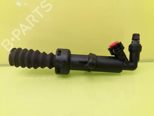 Used Clutch slave cylinder PEUGEOT 407 (6D_) 2.0 HDi 135 (6DRHRH, 6DRHRE, 6DRHRG, 6DRHRJ) (136 hp) 24130013