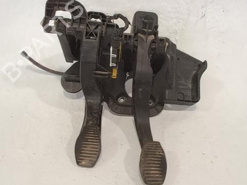 Pedale freno Pedale freno FIAT FIORINO Box Body/MPV (225_) 1.3 D Multijet (225BXD1A, 225BXB1A, 225BXB11) (75 hp) 37159556 37159556