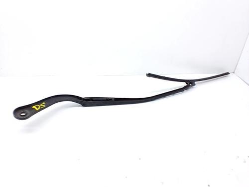 Used Front windshield wiper arm BMW 3 Touring (E91) 330 d (231 hp) 30050287