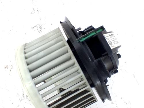 Used Heater blower motor Heater blower motor VW UP! (121, 122, BL1, BL2, BL3, 123) 1.0 (75 hp) 34114886 34114886