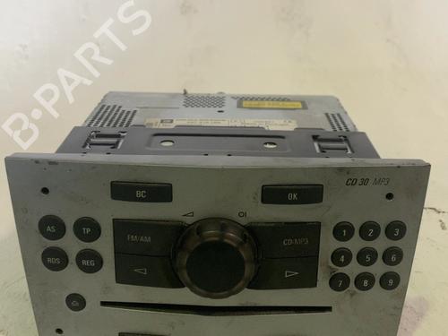 Used Radio Radio OPEL CORSA D (S07) 1.4 (L08, L68) (90 hp) 33766707 33766707