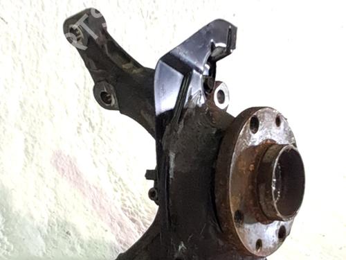 Used Left front steering knuckle Left front steering knuckle FIAT LINEA (323_, 110_) 1.3 D Multijet (323AXB11, 323AXB1A) (90 hp) 34331296 34331296