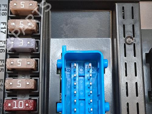 Fuse box OPEL CROSSLAND X / CROSSLAND (P17, P2QO) 1.2 (75) | BP26492440E1 