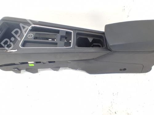middle-console-seat-leon-kl1-klg-2019-40551364 main image