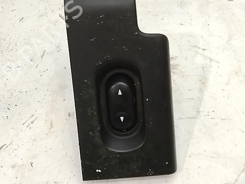 Used Left rear window switch Left rear window switch LAND ROVER FREELANDER I (L314) 2.0 Td4 4x4 (112 hp) 40550030 40550030