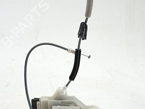 Venstre foran lås OPEL CORSA F (P2JO) 1.2 Turbo Hybrid (68) (136 hp) 32042133