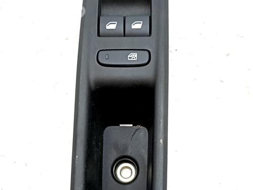 Used Left front window switch FIAT 600e / 600 (365_, 364_) Mild Hybrid (136 hp) 31701026
