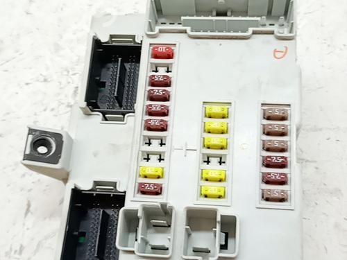Used Fuse box Fuse box FIAT 500L (351_, 352_) 1.3 D Multijet (199LXY1A, 199LXY11) (84 hp) 36036503 36036503
