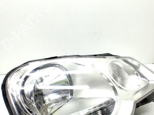 Used Right headlight VW POLO IV (9N_, 9A_) 1.4 TDI (70 hp) 32105464