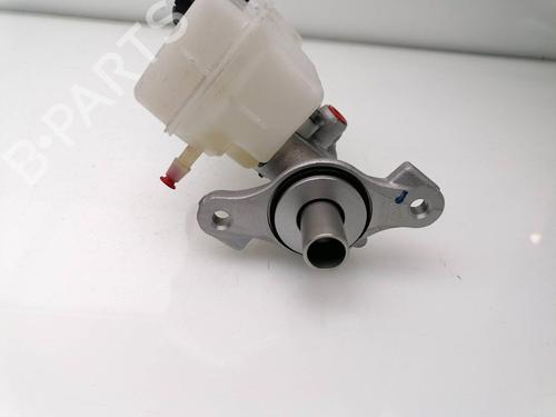 Used Brake master cylinder DACIA SANDERO II 1.5 dCi 75 / Blue dCi 75 (B8JW, B8M4, B8AH, B8M7, B8M6) (75 hp) 23652245