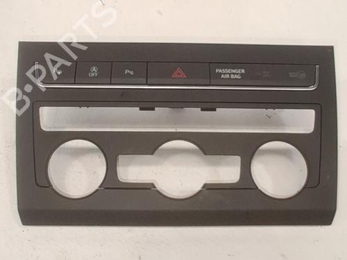 warning-switch-seat-ateca-kh7-khp-2016-37592089 main image