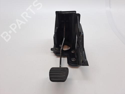 Used Break pedal RENAULT MASTER III Van (FV) 2.3 dCi 130 FWD (FV0M, FV0Y, FV0J, FV02, FV03) (130 hp) 23360263