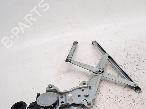 Lève-vitre avant gauche SUZUKI SWIFT III (MZ, EZ) 1.3 (RS413, ZC11S) (92 hp) 28179321