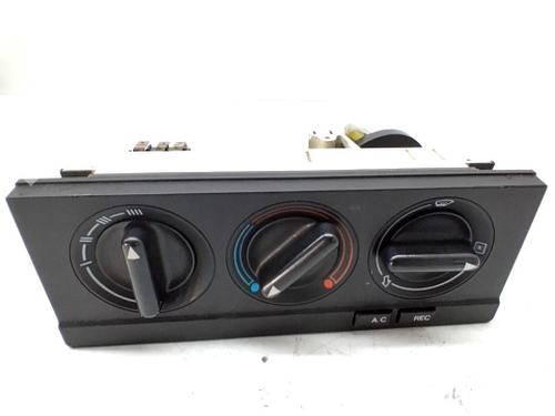 Commande Chauffage AUDI 80 B4 Saloon (8C2) 2.8 (174 hp) 30337067